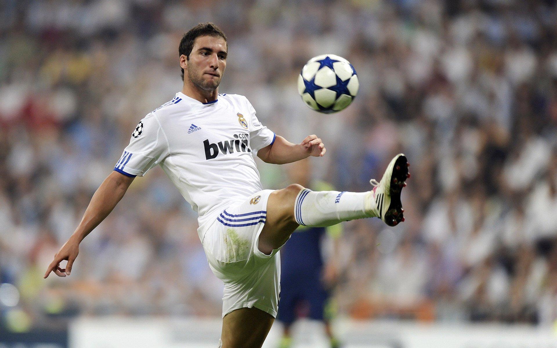 体育明星携手慈善机构 助力青少年体育梦想