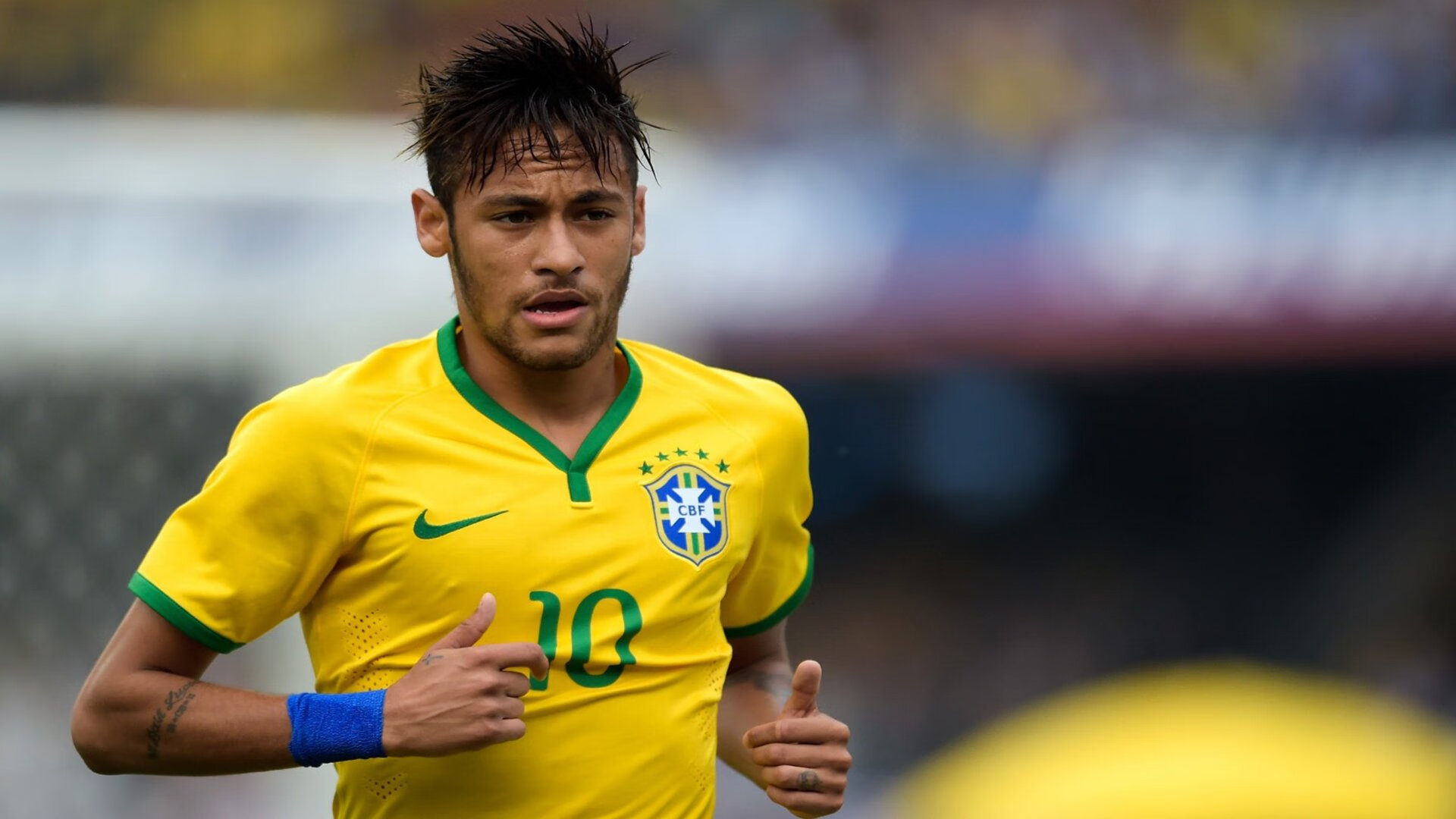 温网2024，阿尔卡拉斯卫冕成功，斯瓦泰克首夺草地大满贯